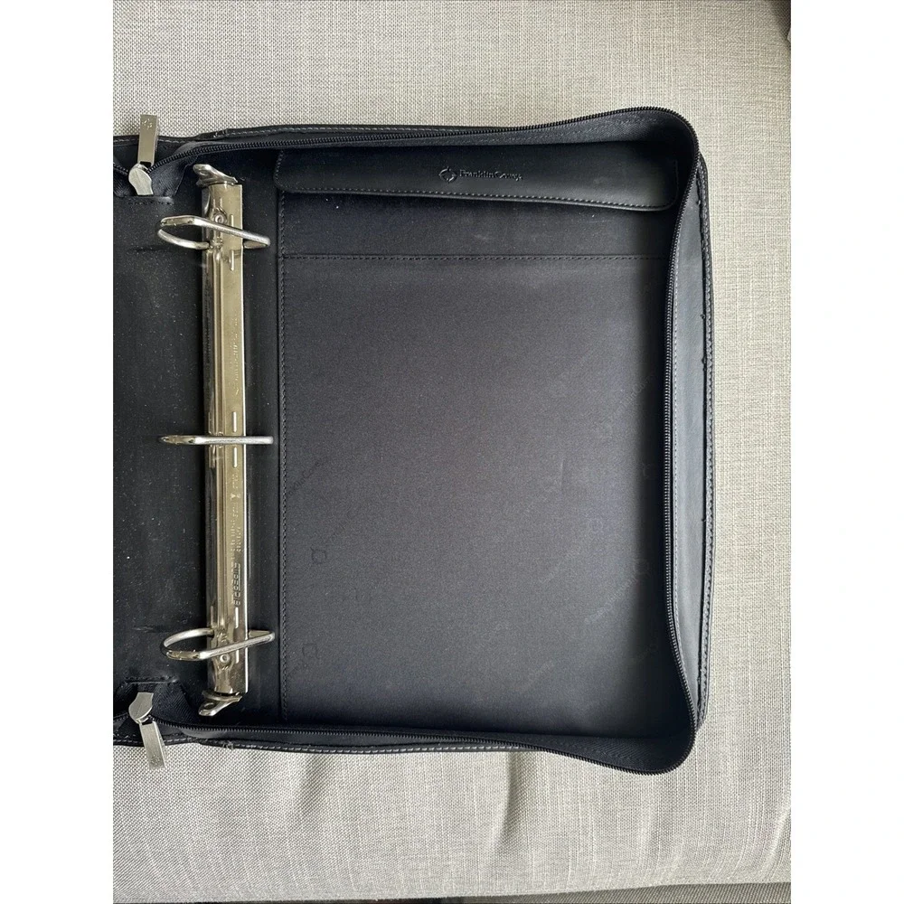 Franklin Covey Black Planner 3 Ring Binder Organizer Handles Leather Calculator